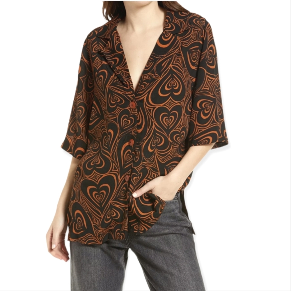 LISA SAYS GAH Alyssa Top Orange & Black Wild Hearts Heart Pattern Button Blouse
